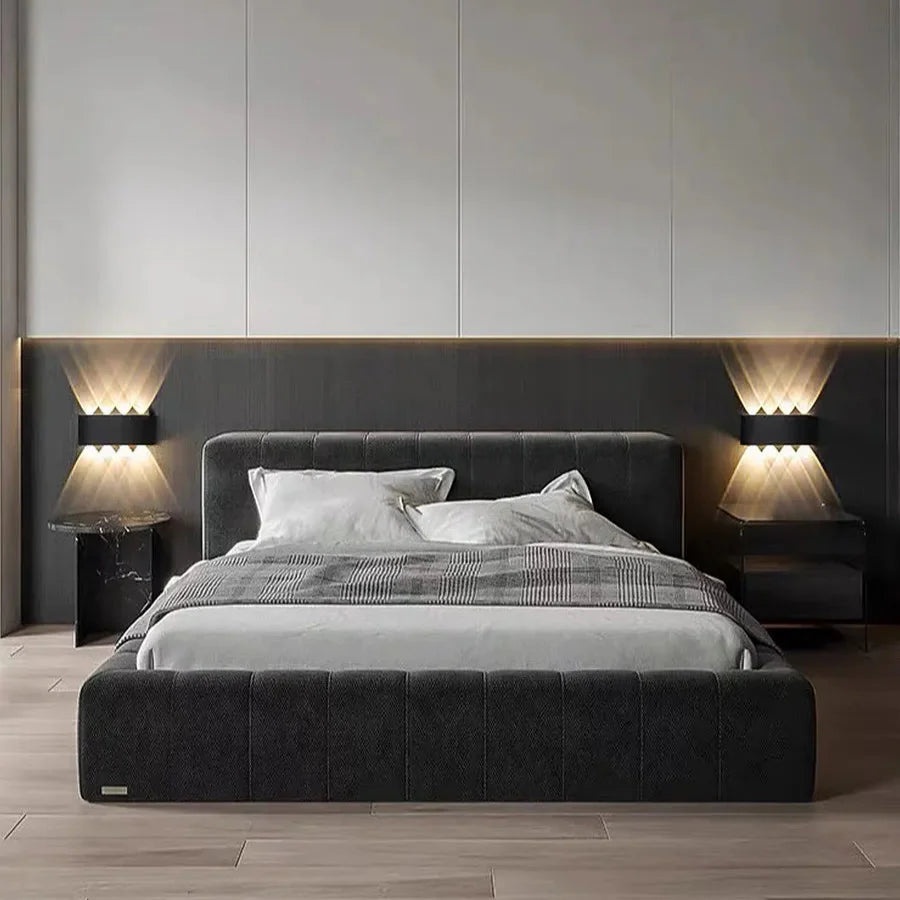 Schwarze Wandleuchte aus Aluminium