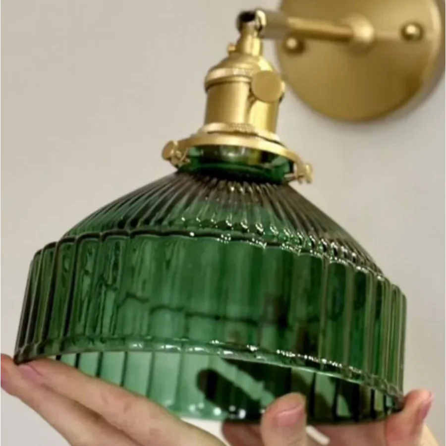 Wandleuchte im Vintage-Stil mit geripptem Schirm