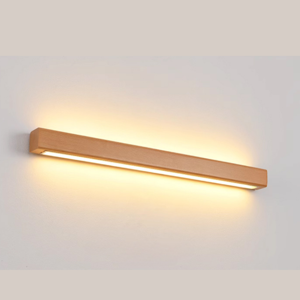 Lineare Wandleuchte aus Holz