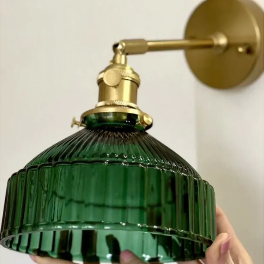 Wandleuchte im Vintage-Stil mit geripptem Schirm