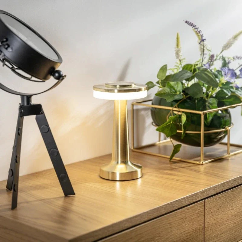 Kabellose Tischlampe im Retro-Stil