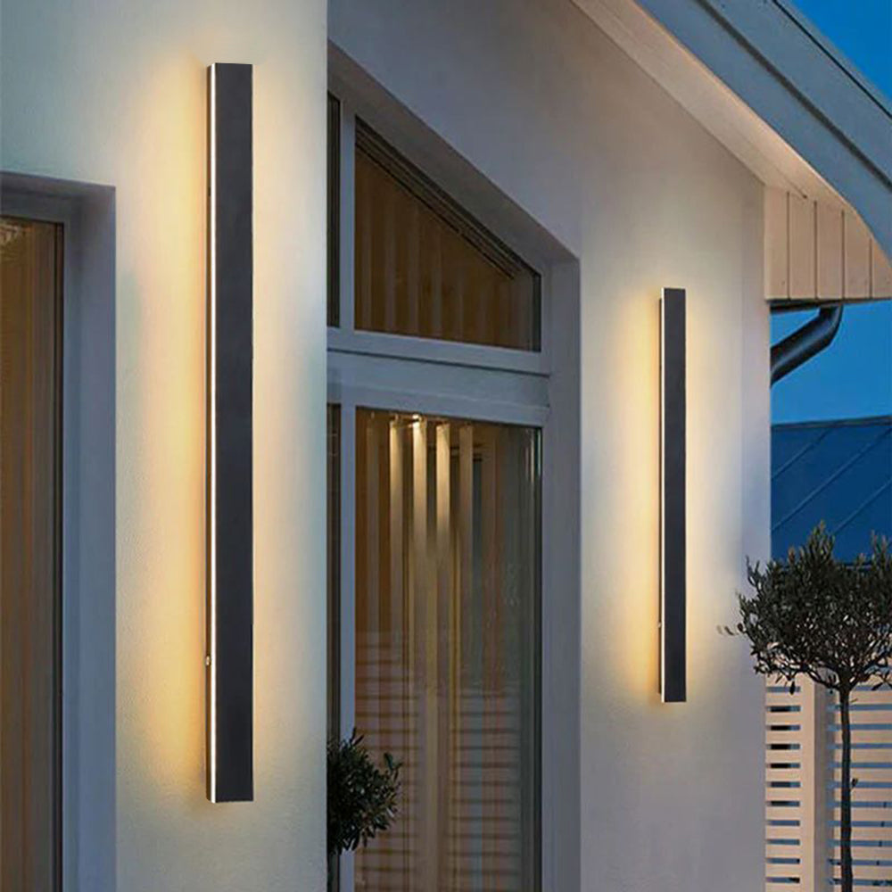 Moderne Wandleuchte aus Aluminium