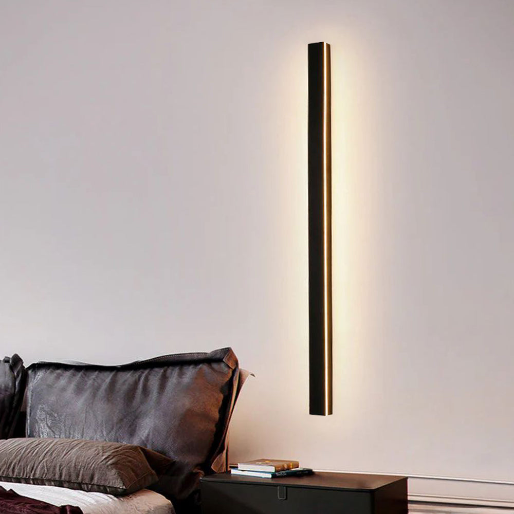 Moderne Wandleuchte aus Aluminium