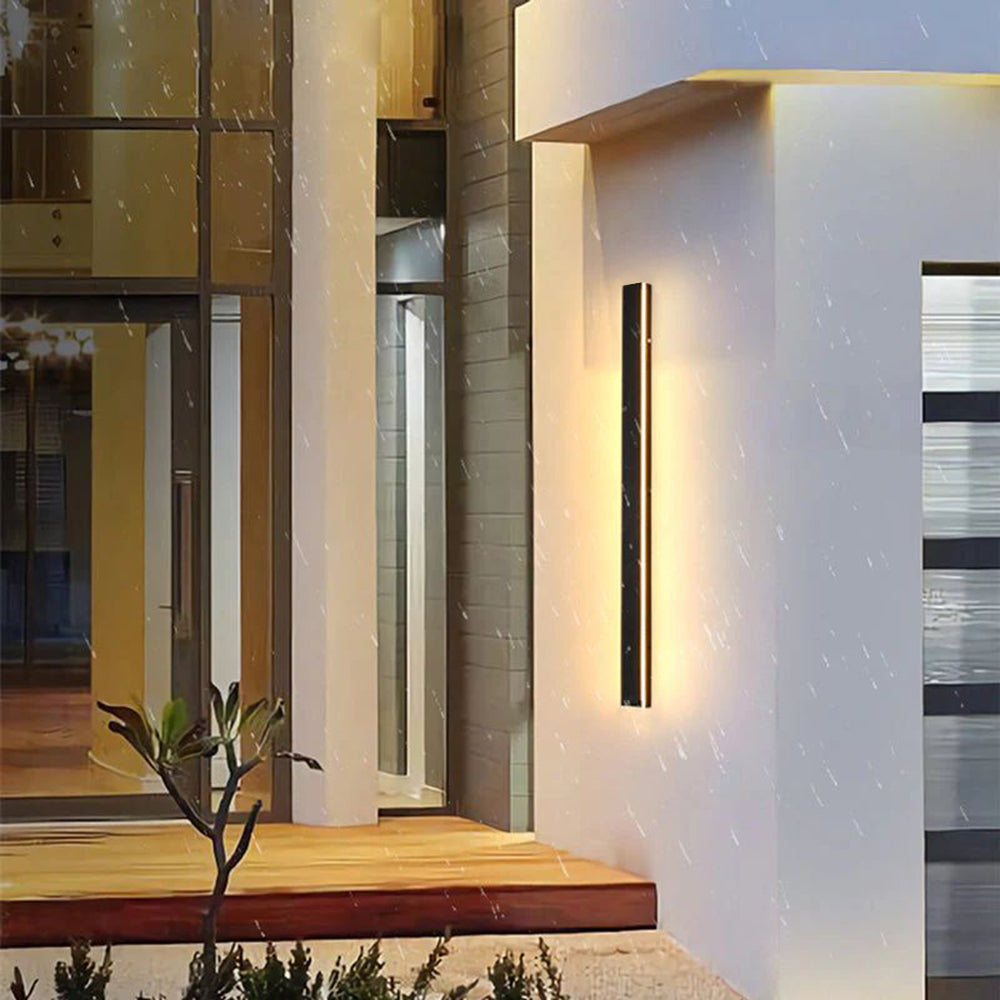 Moderne Wandleuchte aus Aluminium