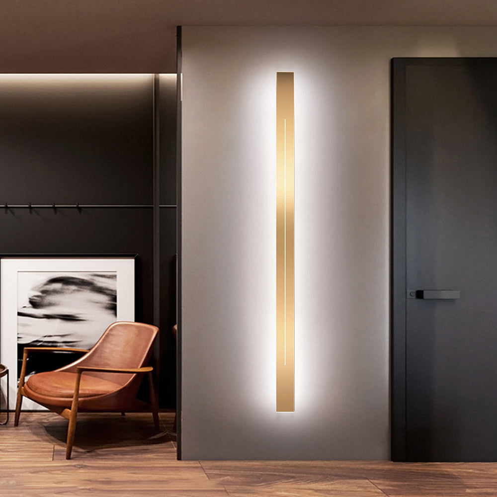 Moderne, geradlinige Wandleuchte