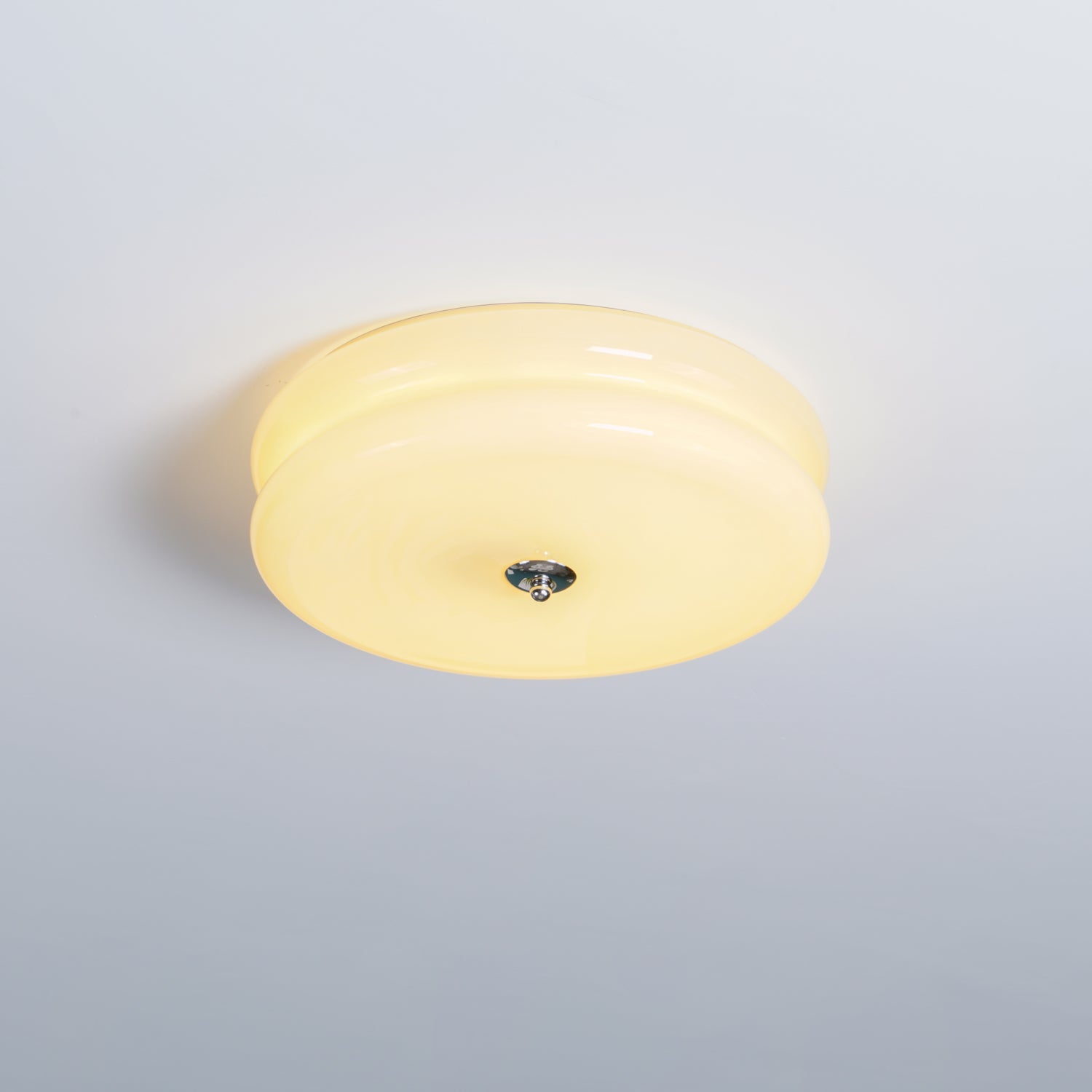 Vintage-Deckenleuchte mit geripptem Glas