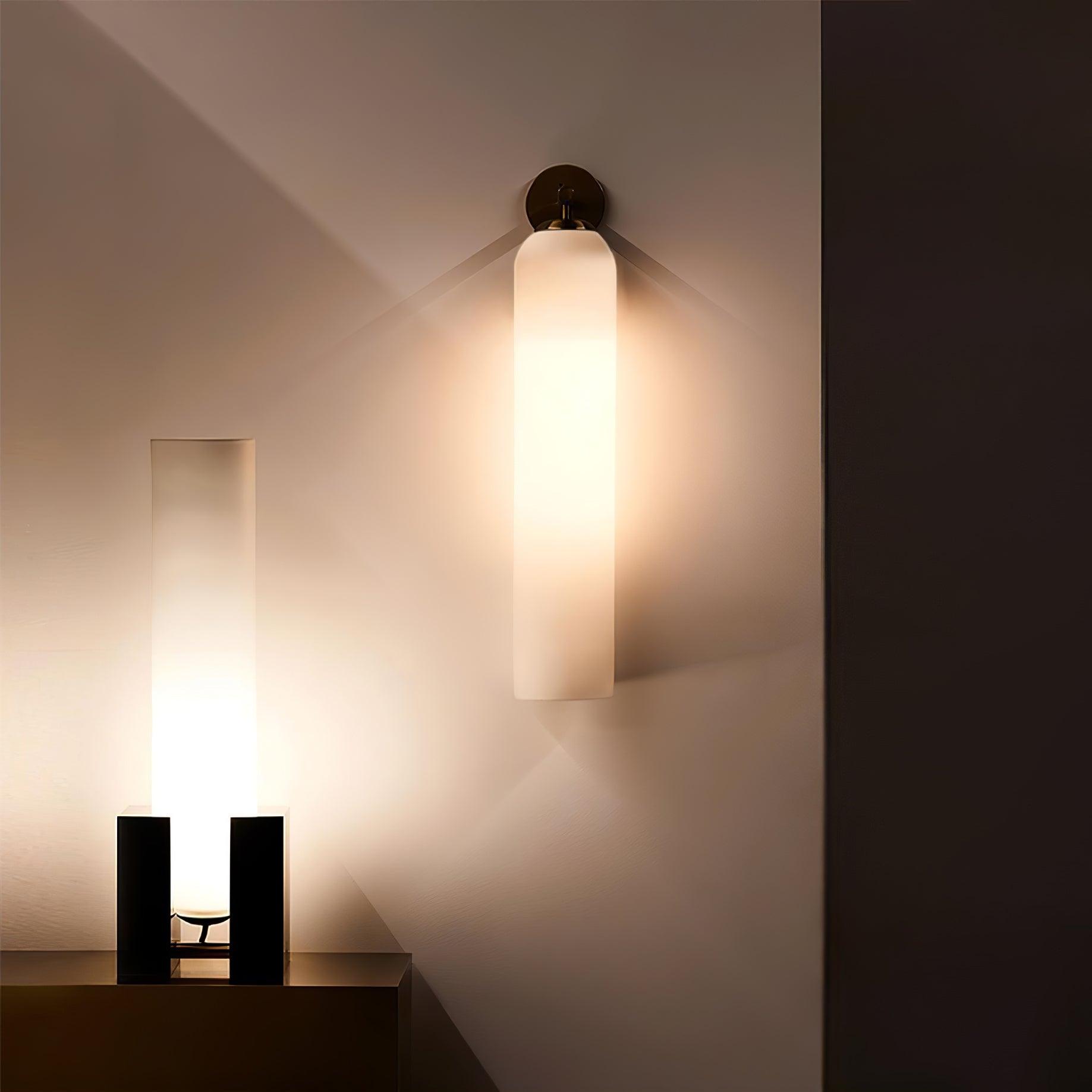 Wandleuchte aus Kunstglas
