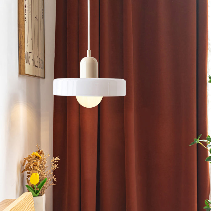 Bauhaus Hängeleuchte aus farbigem Glas