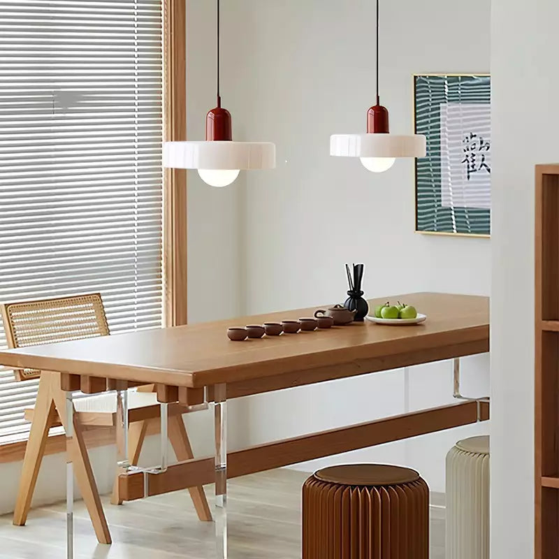 Bauhaus Hängeleuchte aus farbigem Glas