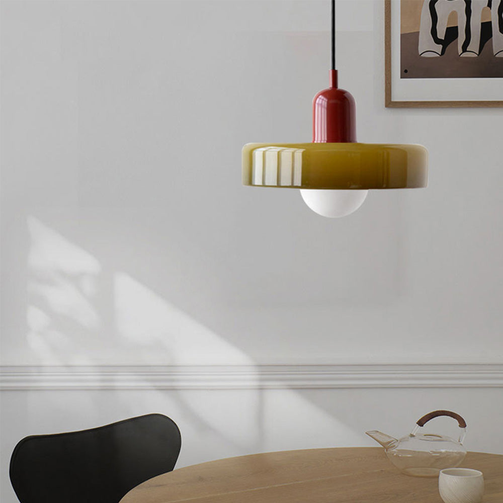 Bauhaus Hängeleuchte aus farbigem Glas