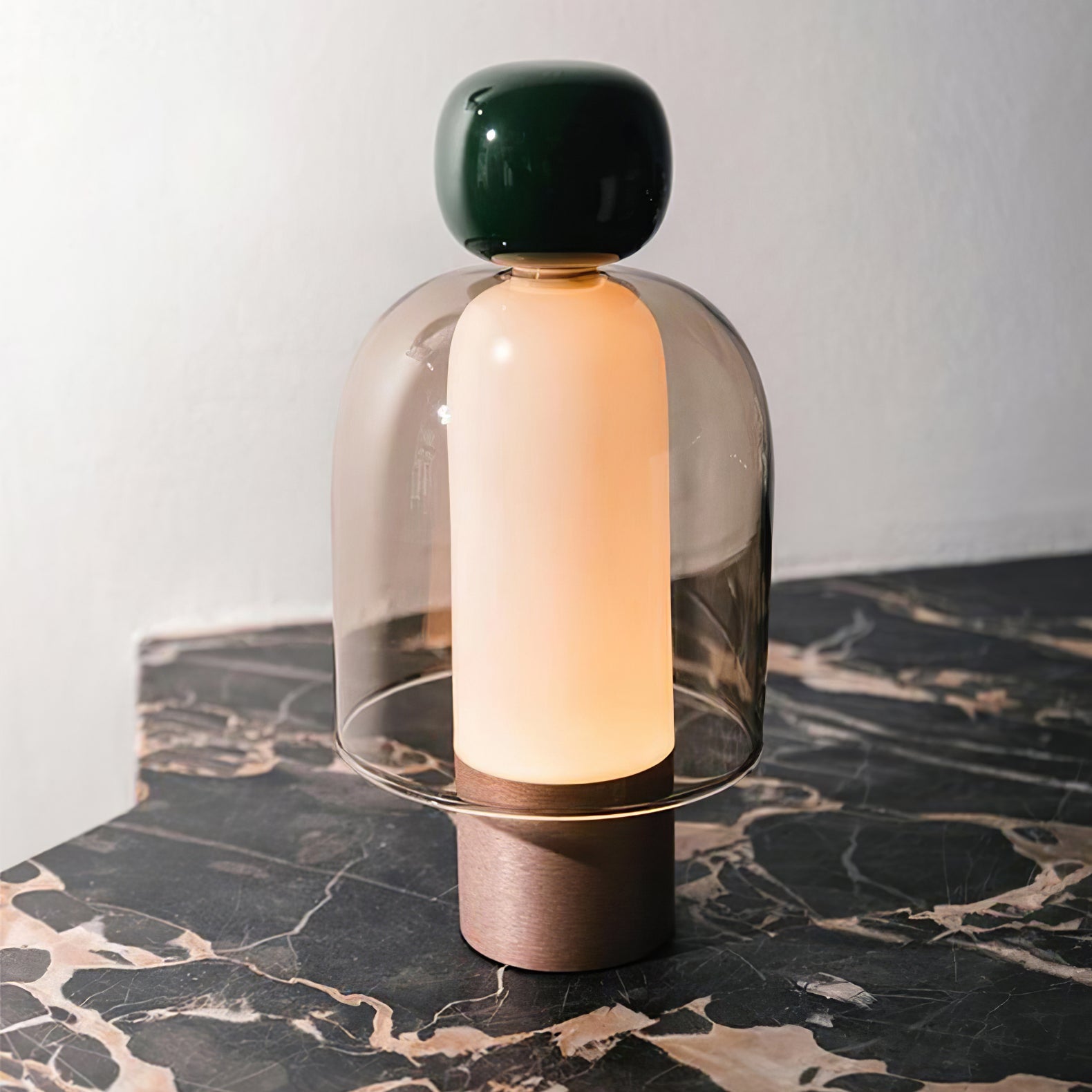Wiederaufladbare Tischlampe aus Glas