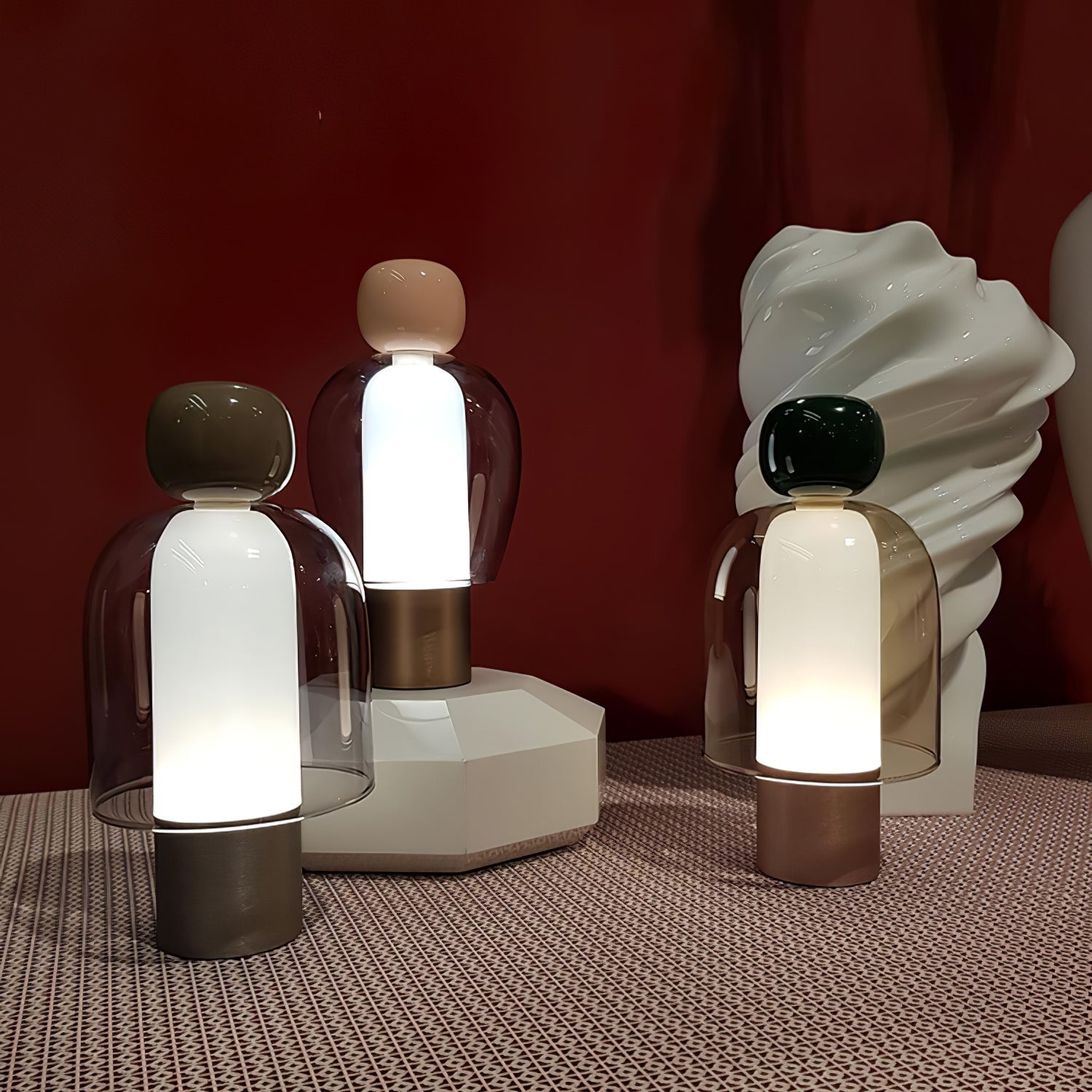 Wiederaufladbare Tischlampe aus Glas