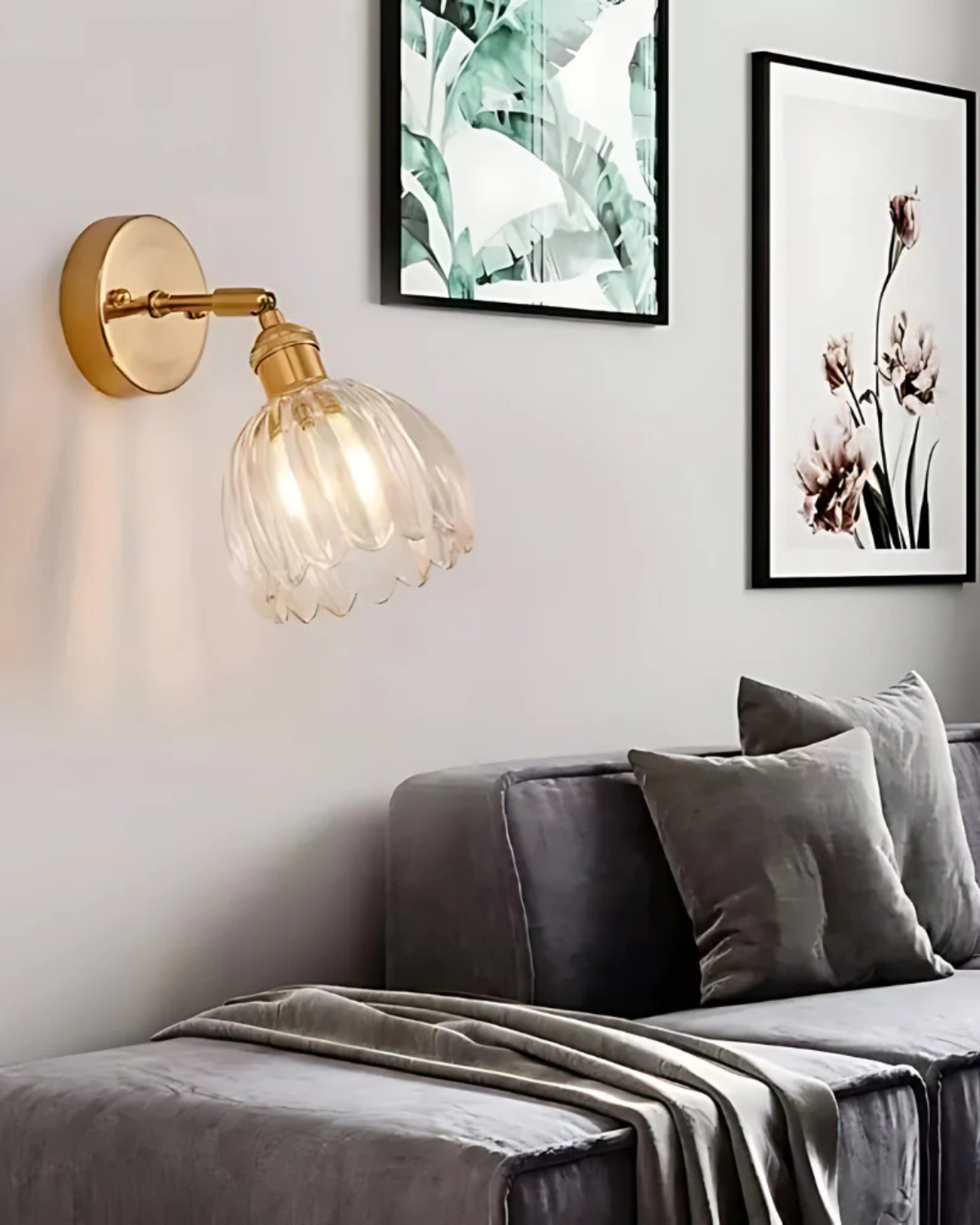Aluminium-Glas-Wandleuchte in Blumenform