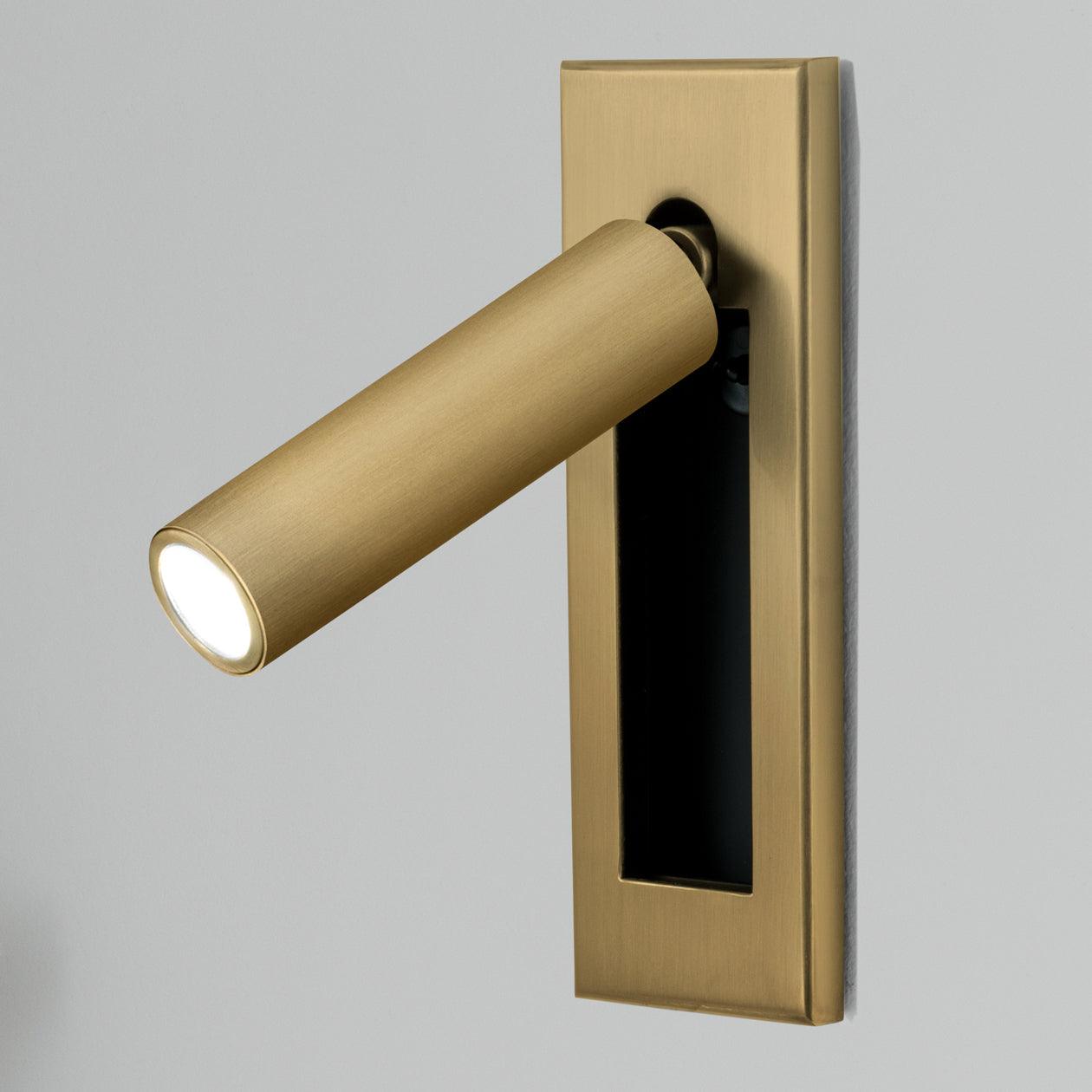 Flach zusammenklappbare Nachttischlampe