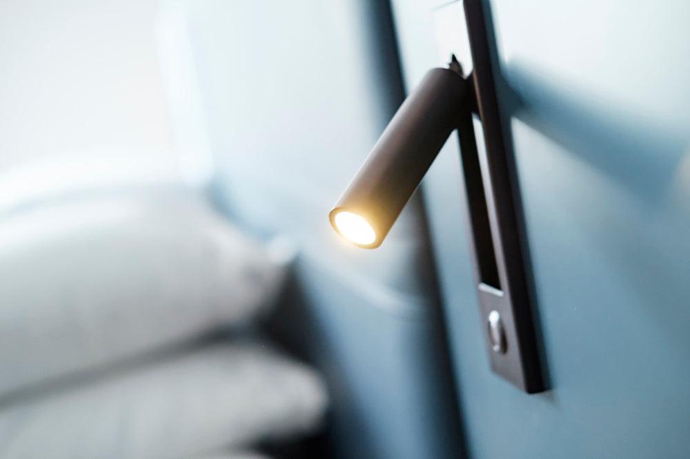 Flach zusammenklappbare Nachttischlampe