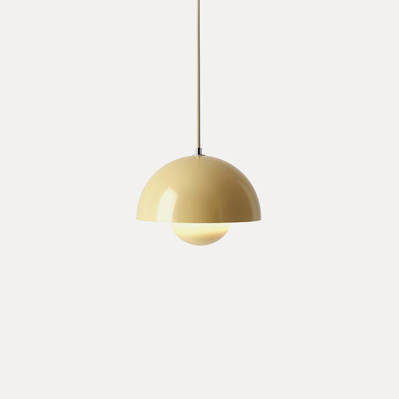 Geometrische Pendelleuchte aus Aluminium