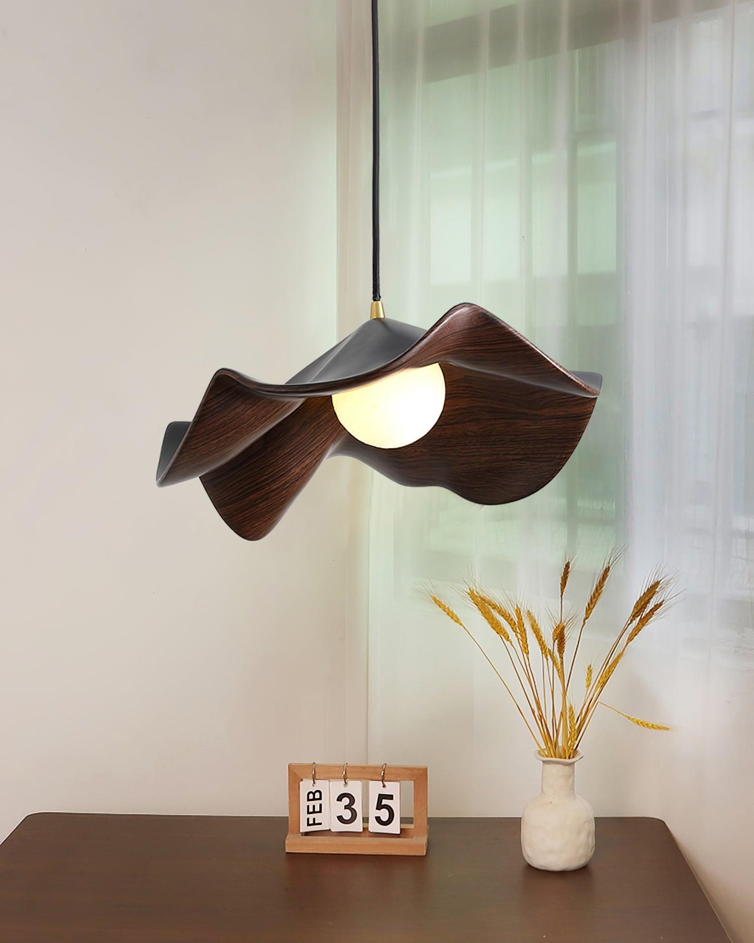 Hängeleuchte im Industrial-Stil aus Eisen