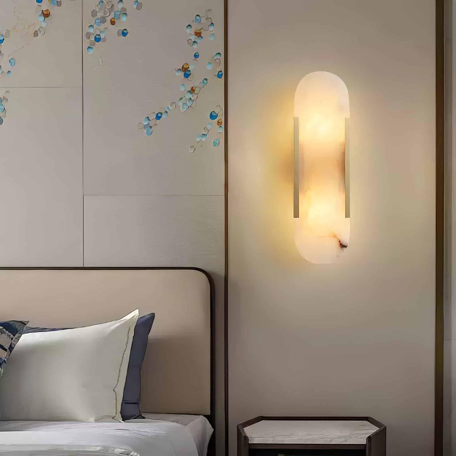 Elegante Wandleuchte aus Alabaster und Messing