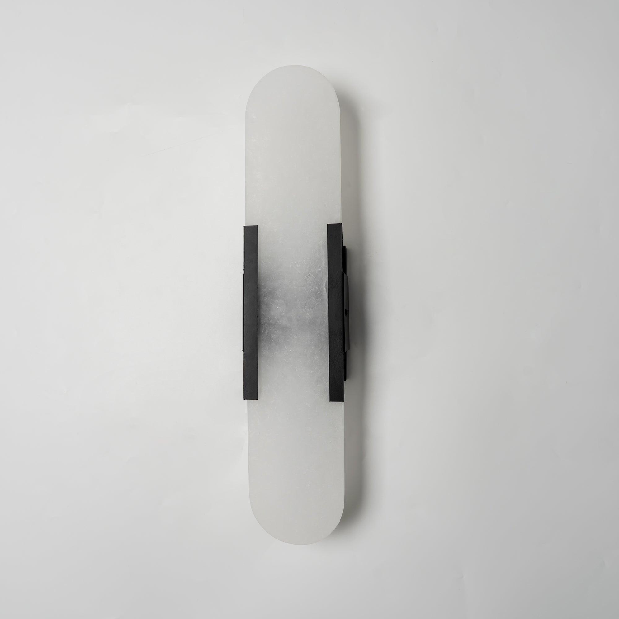 Elegante Wandleuchte aus Alabaster und Messing