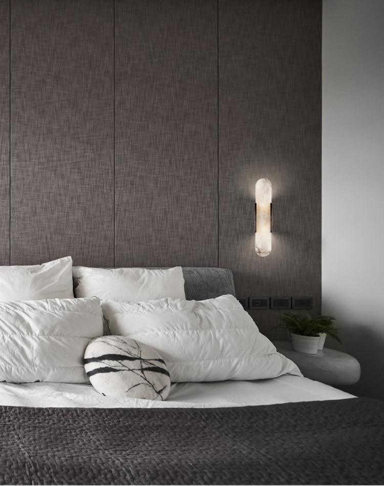 Elegante Wandleuchte aus Alabaster und Messing