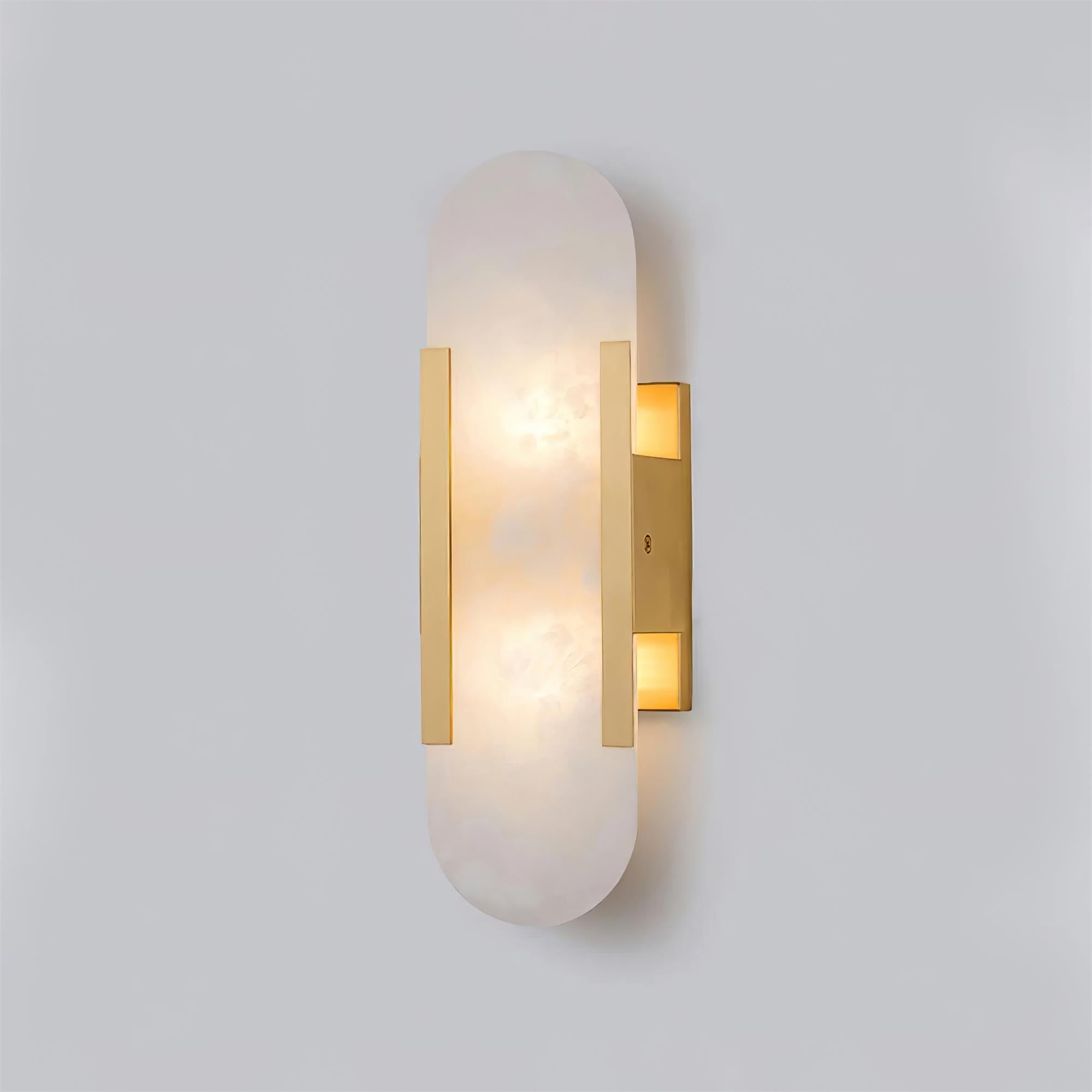 Elegante Wandleuchte aus Alabaster und Messing