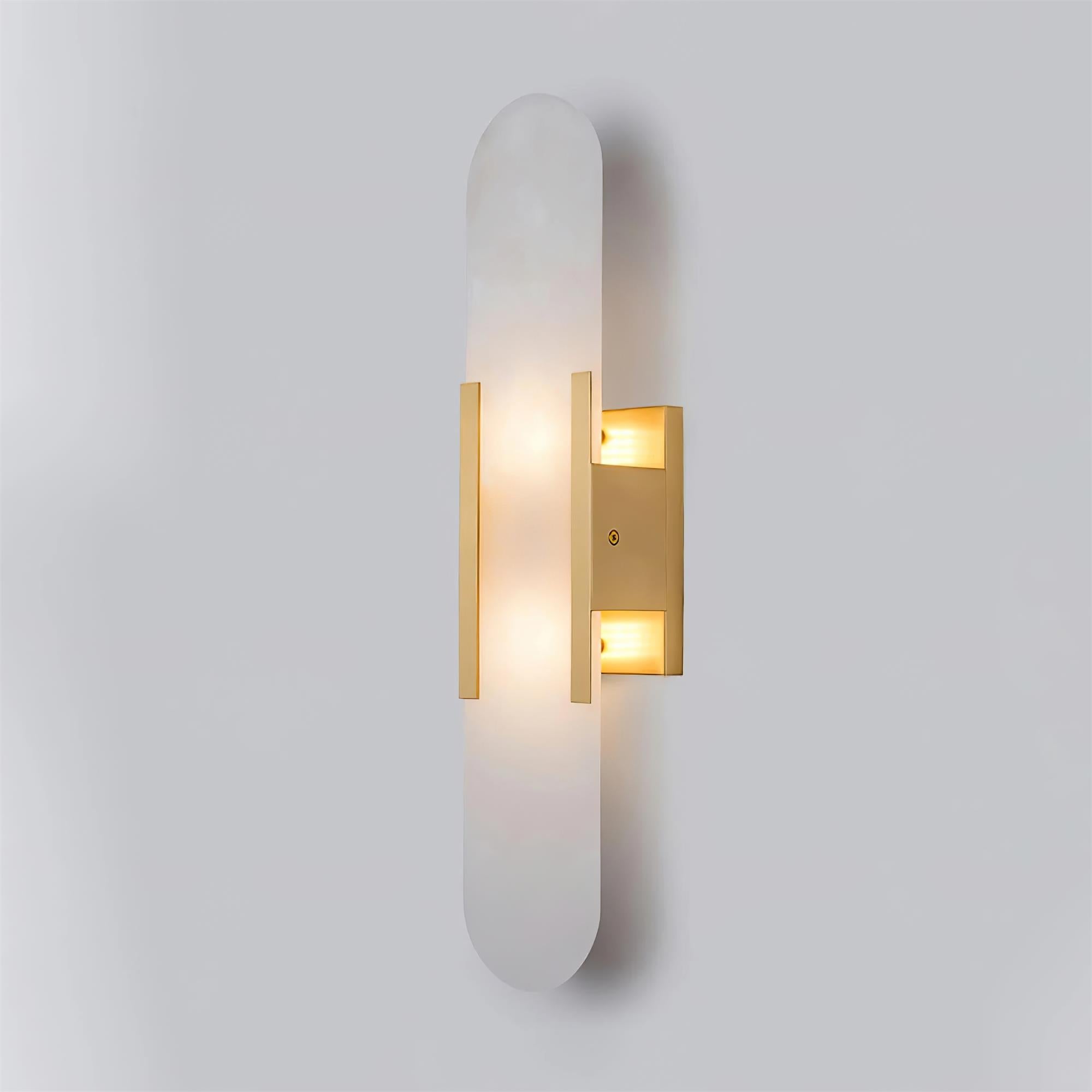 Elegante Wandleuchte aus Alabaster und Messing