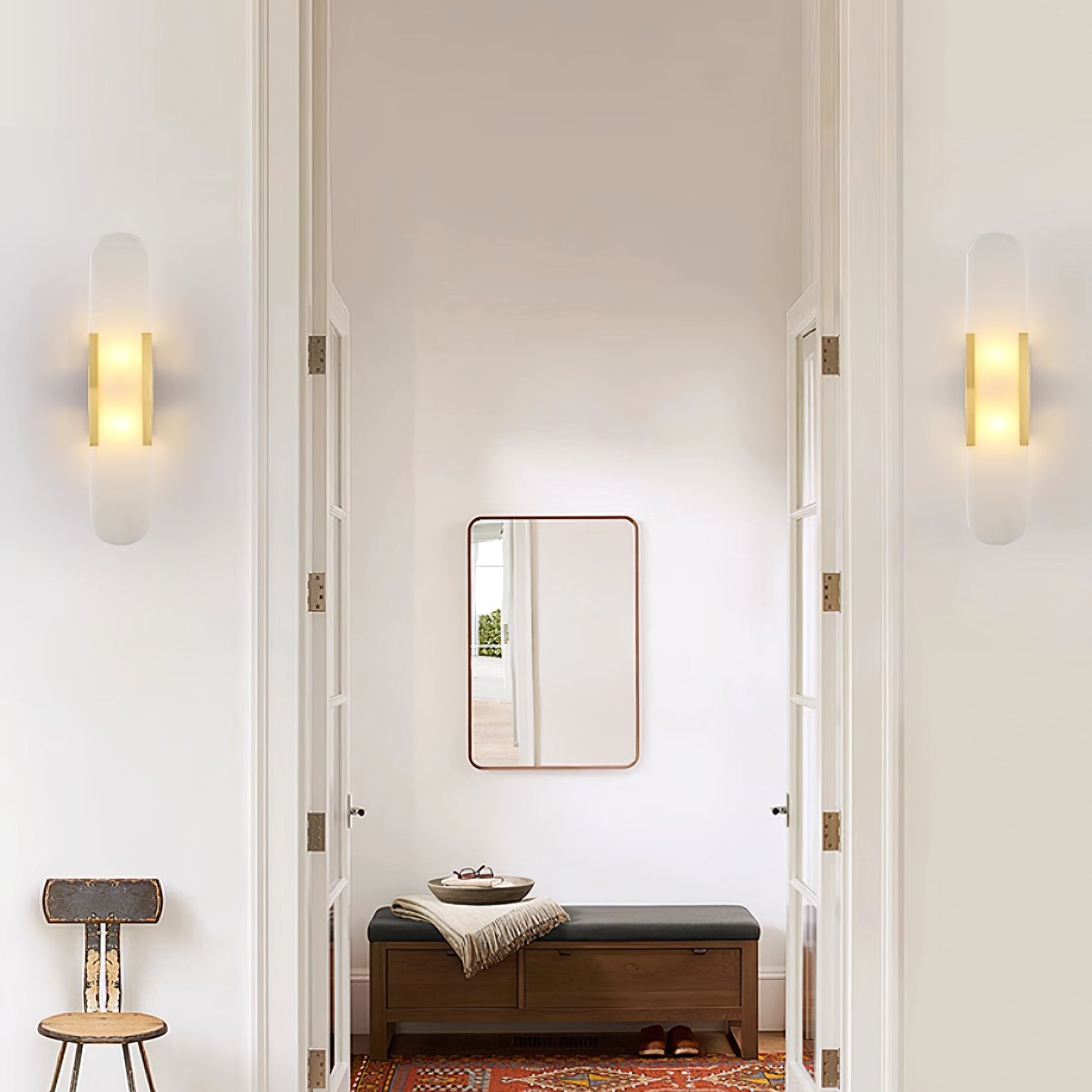 Elegante Wandleuchte aus Alabaster und Messing