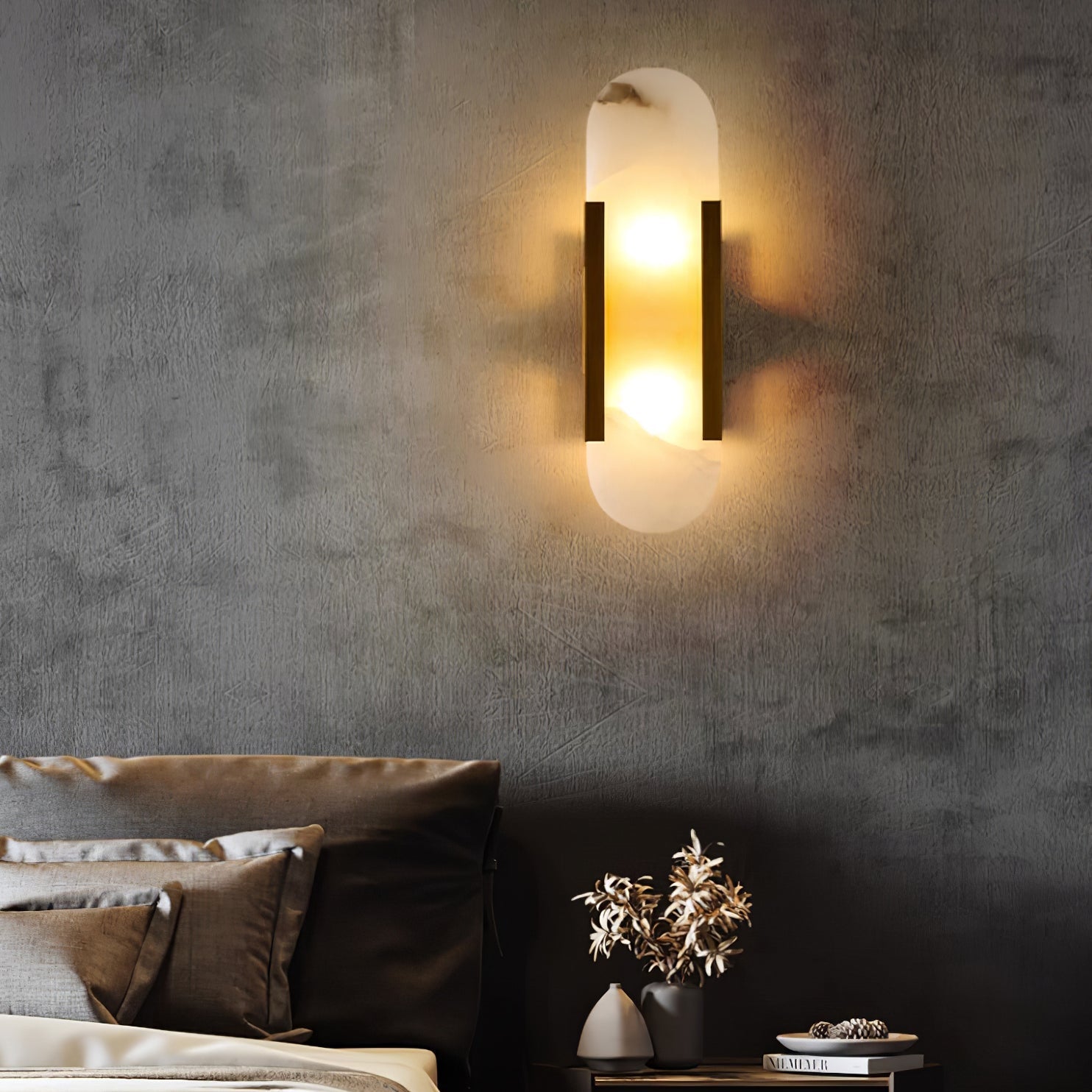 Elegante Wandleuchte aus Alabaster und Messing