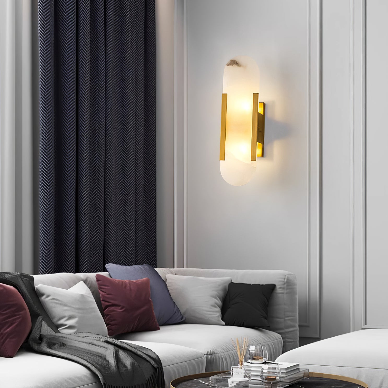 Elegante Wandleuchte aus Alabaster und Messing