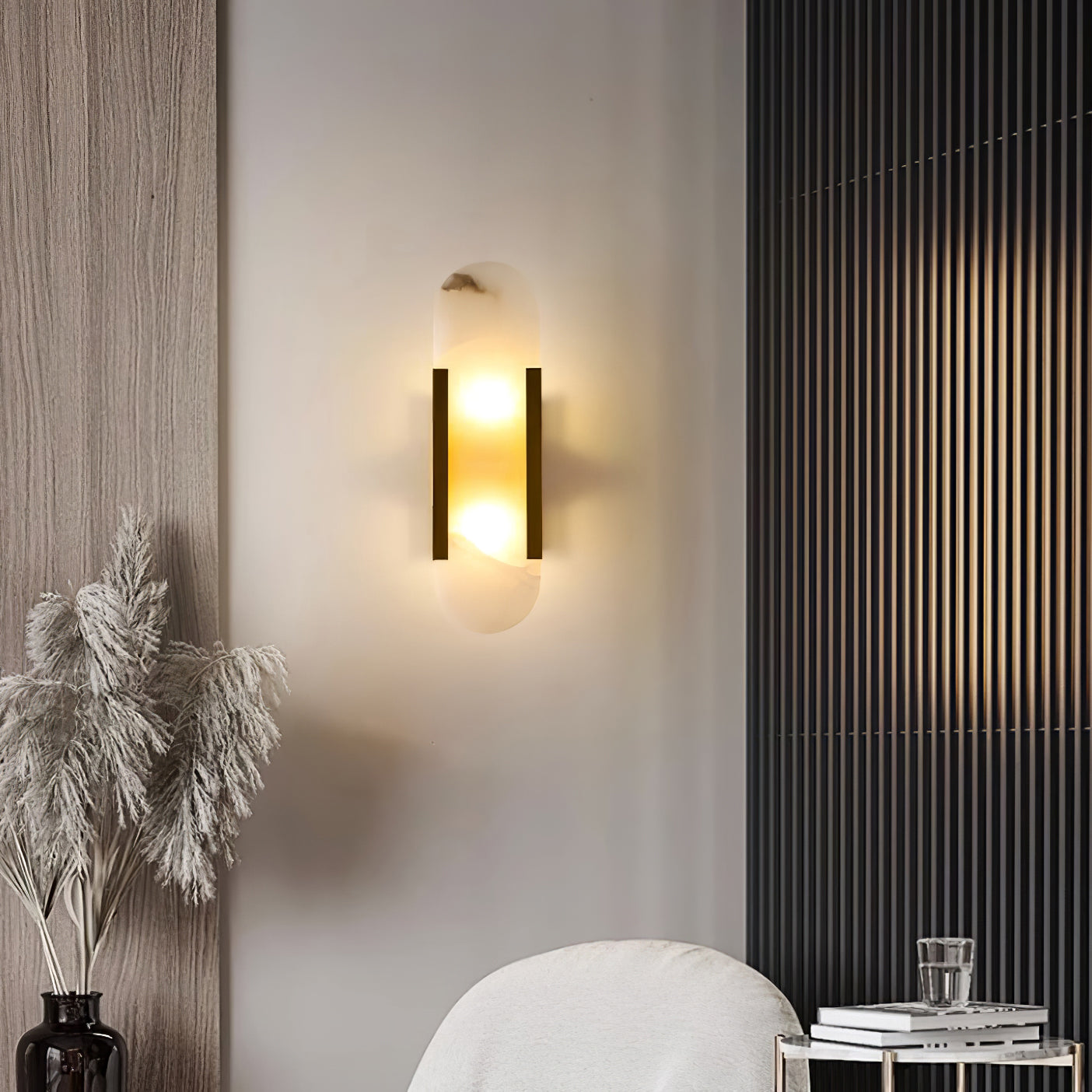 Elegante Wandleuchte aus Alabaster und Messing
