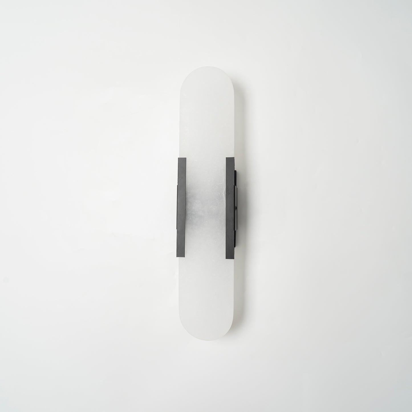 Elegante Wandleuchte aus Alabaster und Messing