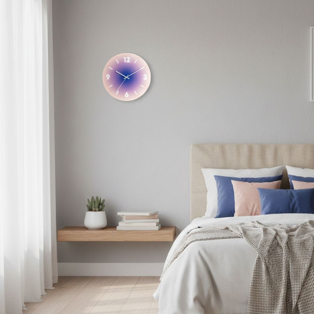 Moderne Wanduhr aus Glas