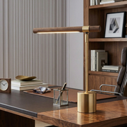 Moderne Schreibtischlampe aus Metall