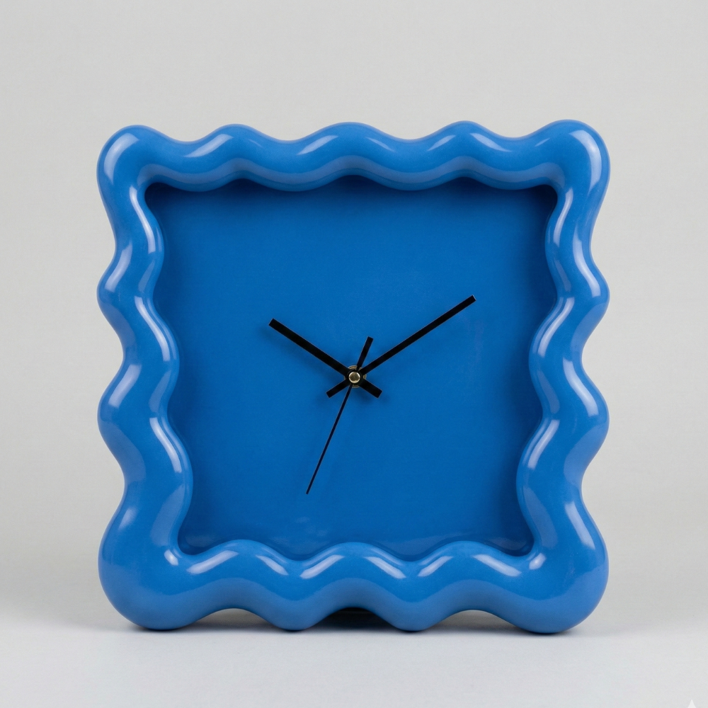 Minimalistische Wanduhr