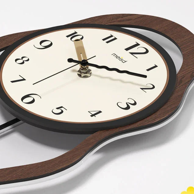 Elegante Wanduhr aus Acryl