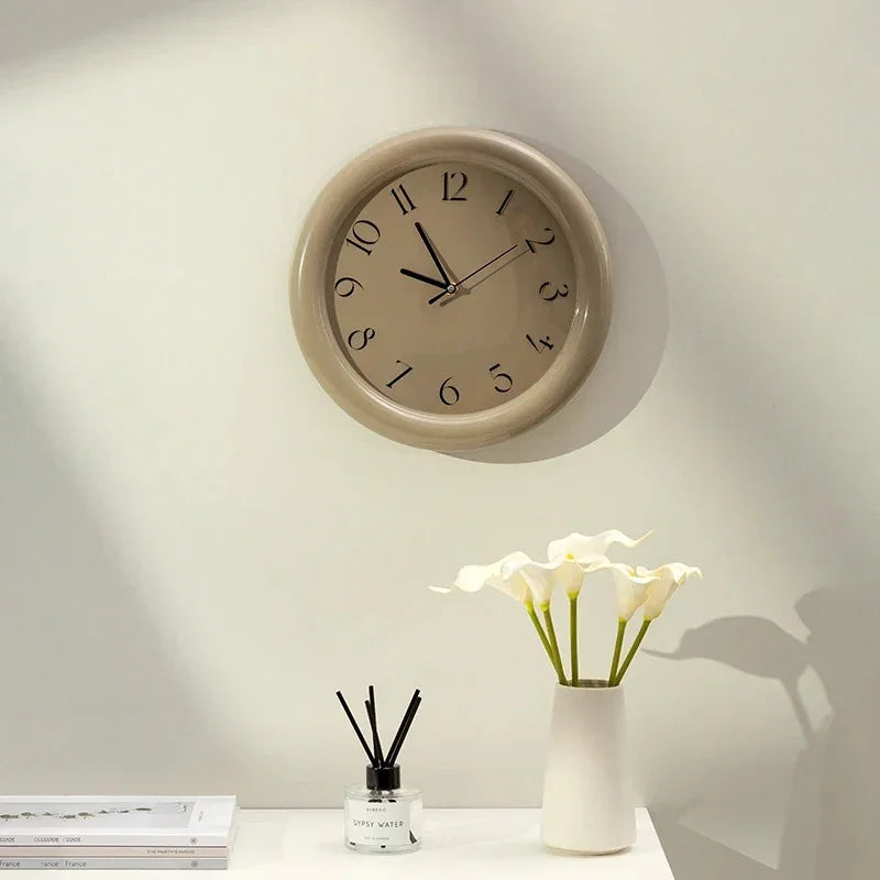 Geräuschlose Wanduhr