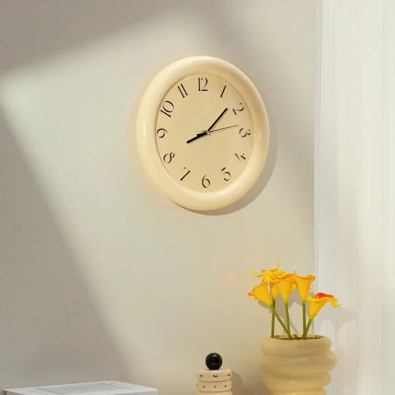 Geräuschlose Wanduhr