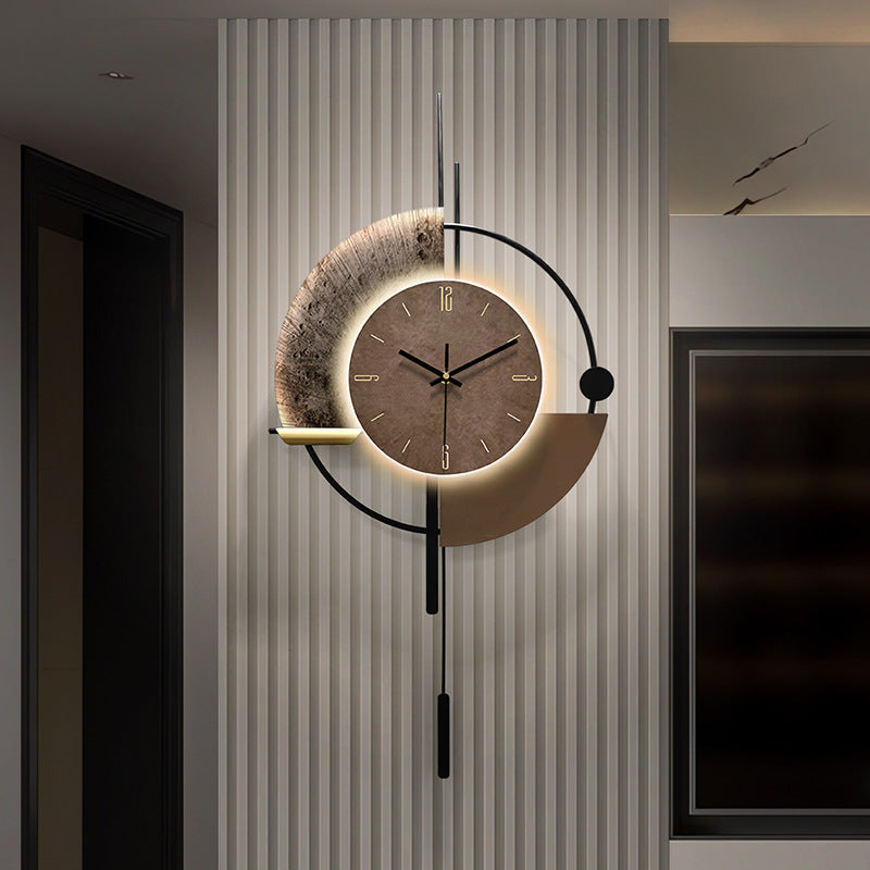 Moderne Wanduhr aus Metall