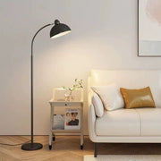 Minimalistische Stehlampe im skandinavischen Stil