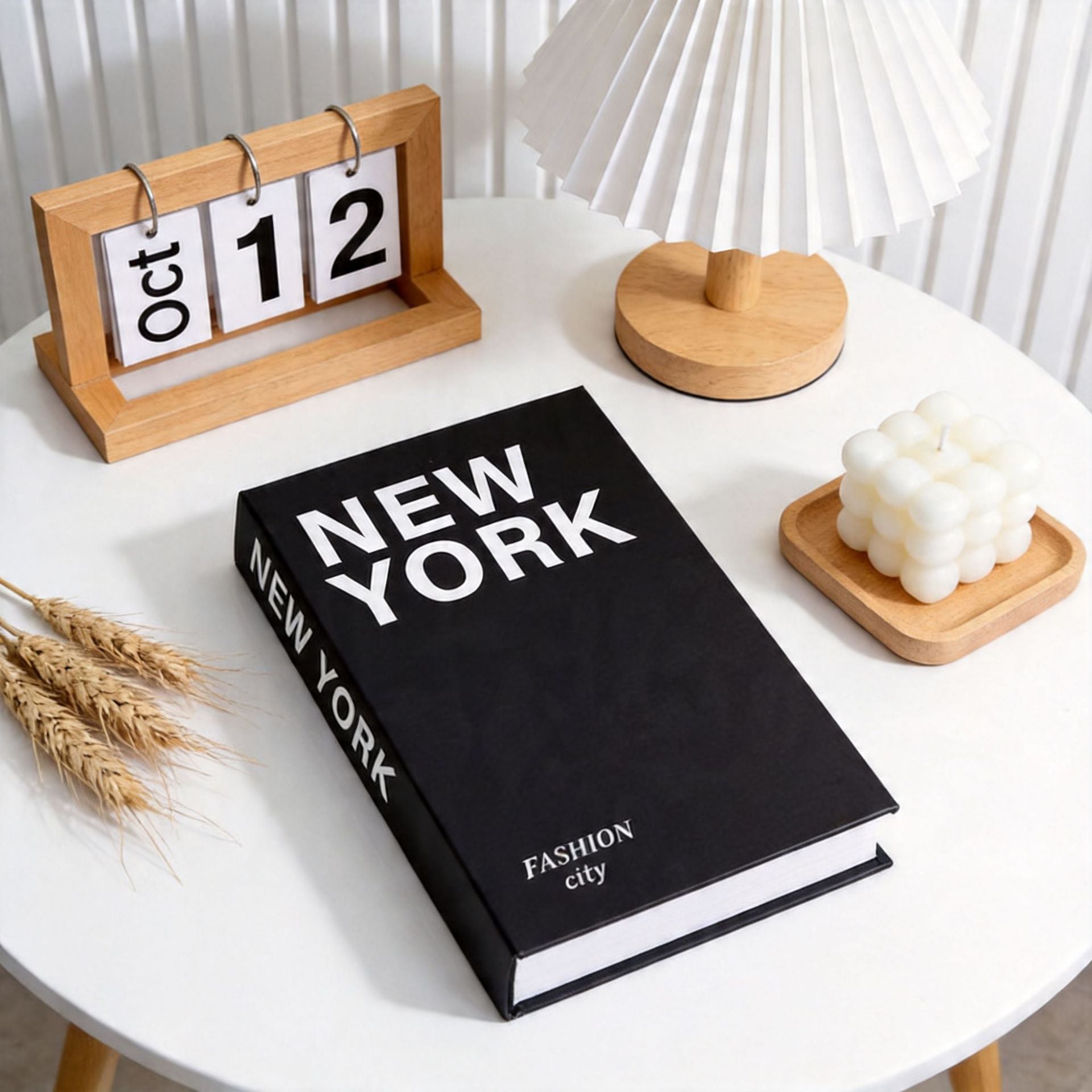 Modernes Dekobuch-Set