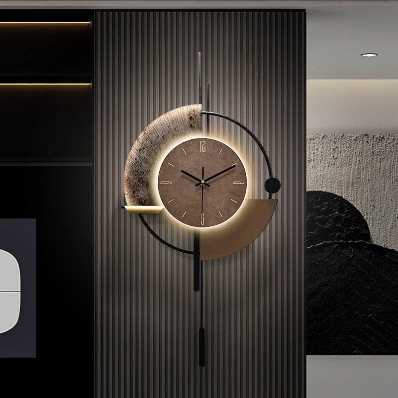 Moderne Wanduhr aus Metall