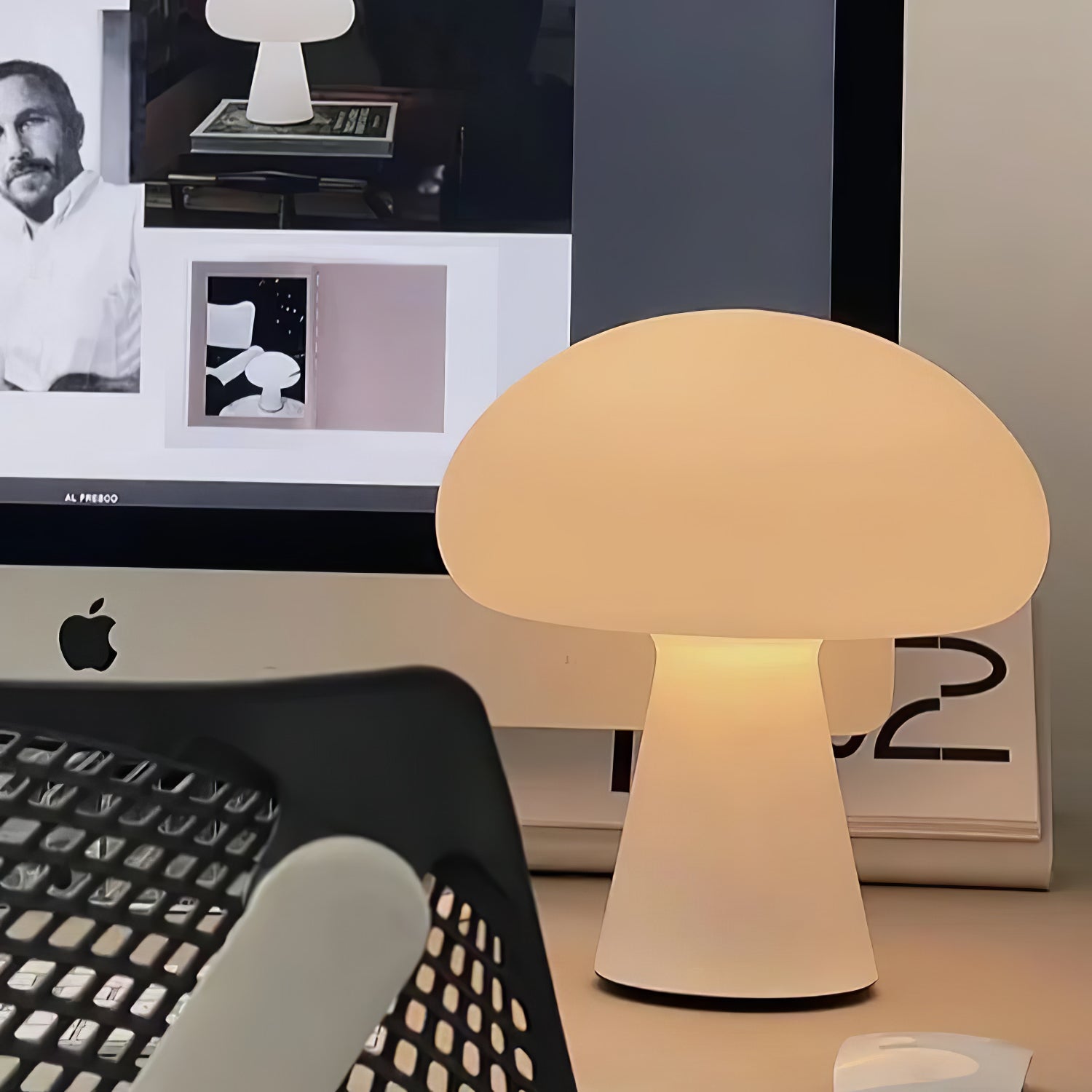 Tragbare Tischlampe mit Glaskuppel