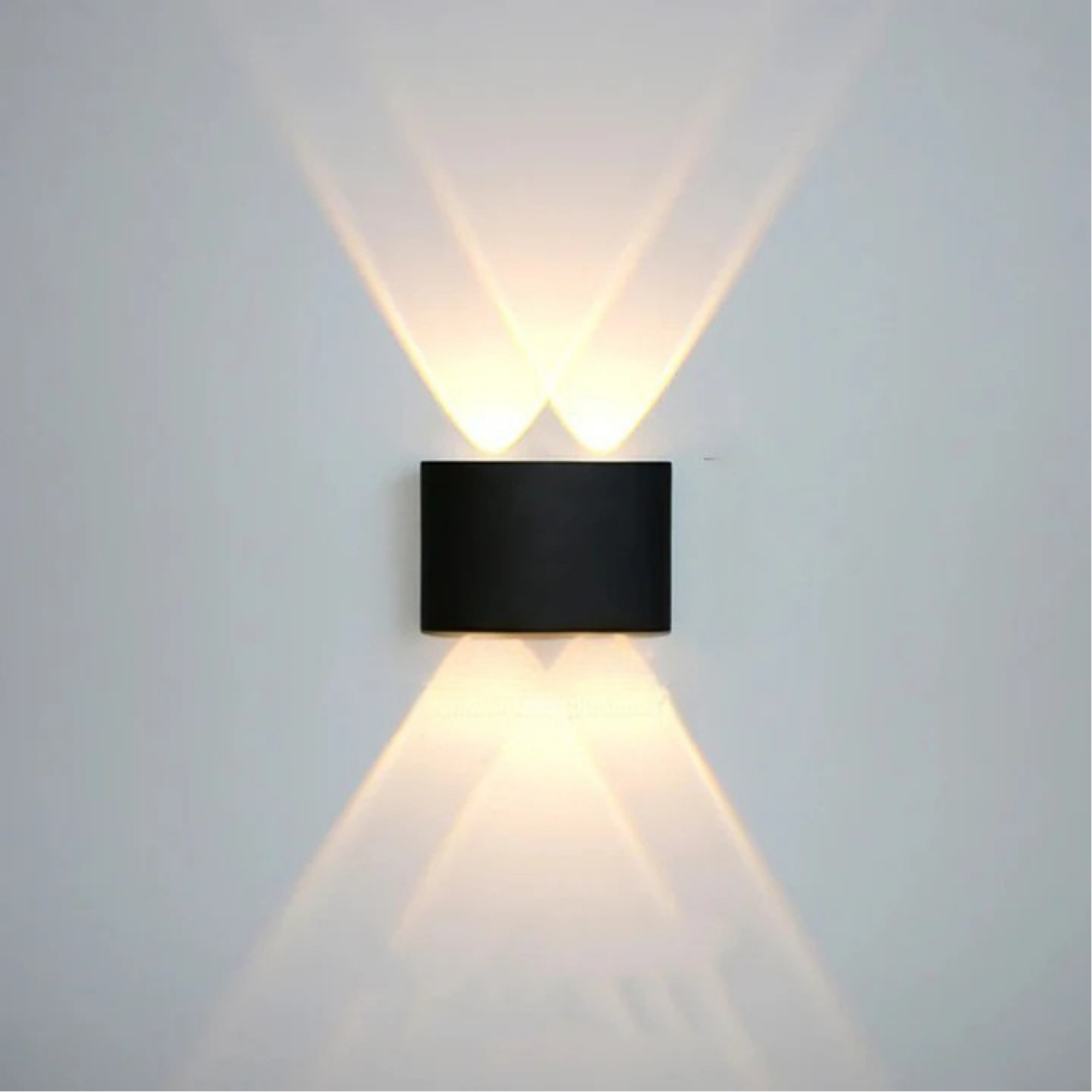 Schwarze Wandleuchte aus Aluminium
