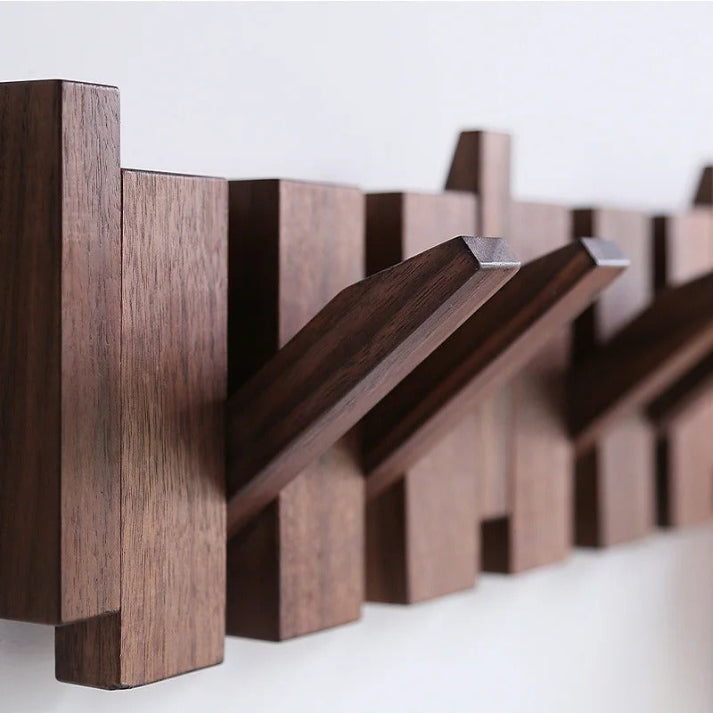 Wandregal aus Holz im Klavier-Tasten-Design