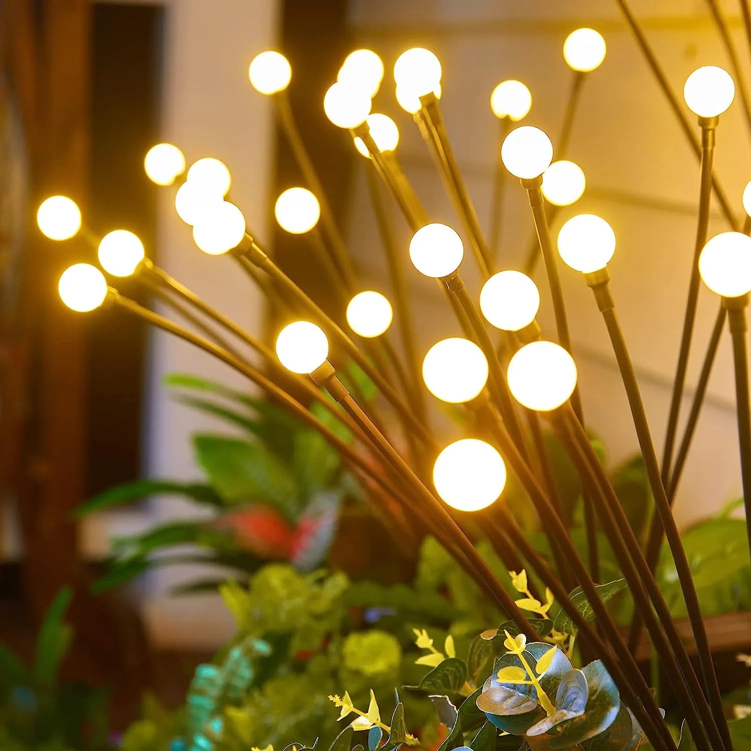 Solarbetriebene LED-Gartenleuchte im Glühwürmchen-Design