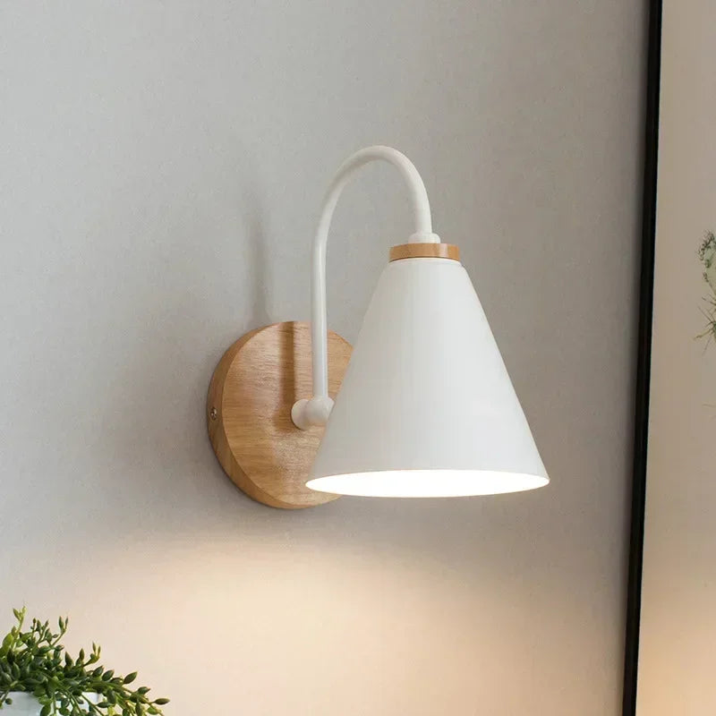 Minimalistische Wandleuchte aus Eisen