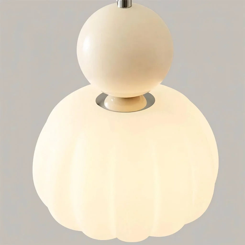 Art-déco-Pendelleuchte in Schalenform