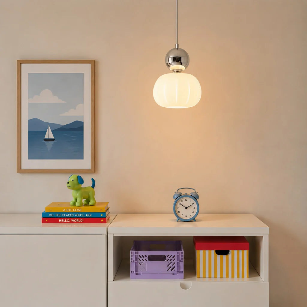 Art-déco-Pendelleuchte in Schalenform