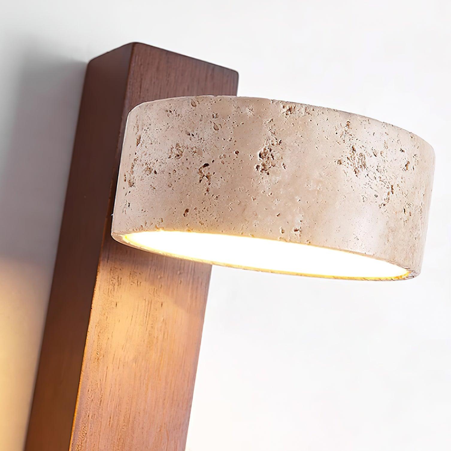 Wandleuchte aus Travertin mit schräger Silhouette