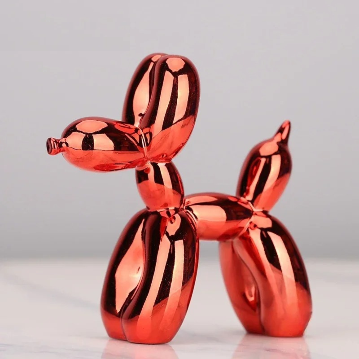 Pop-Art-Skulptur eines Ballonhundes